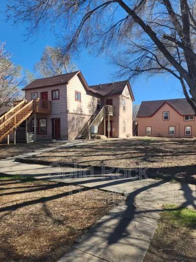 Main picture of 714 E 3rd St