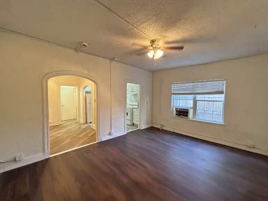 Main picture of 1625 McCullough Ave