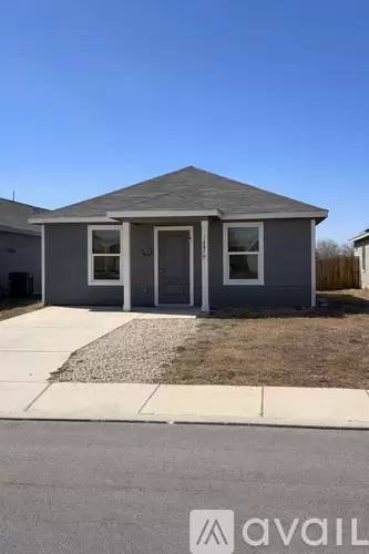 Main picture of 14839 Onyx Pl
