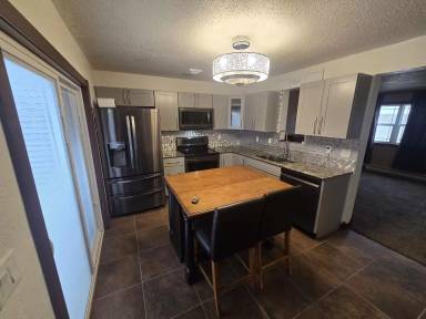 Main picture of 2818 22nd Ave W