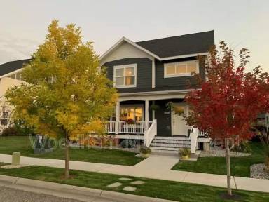 Main picture of 3552 W Broadwater St