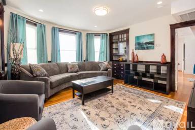 Main picture of 28 Clay St