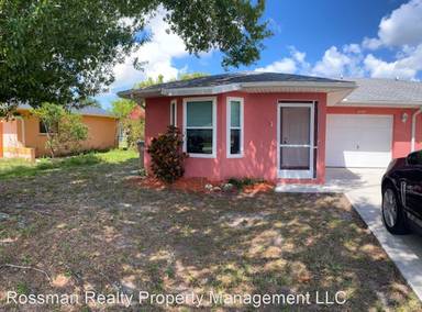 Main picture of 3208 SW 7th Pl