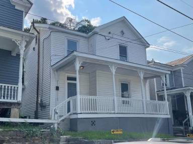 Main picture of 2019 Main St