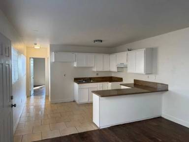 Main picture of 2689 J St