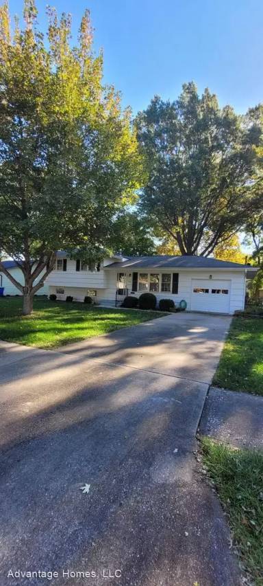 Main picture of 7209 Goddard Dr