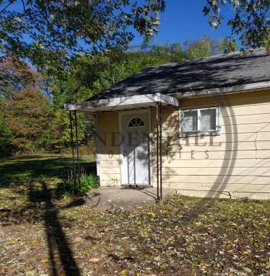 Main picture of 2310 E Florence Ave