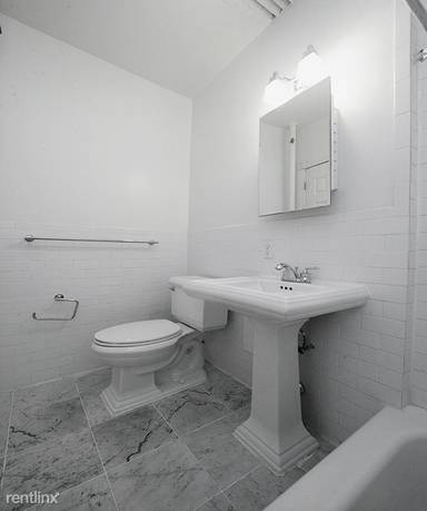 Main picture of 502 E 73rd St