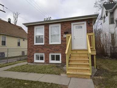 Main picture of 8710 S Union Ave