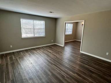 Main picture of 235 Cavalier Dr