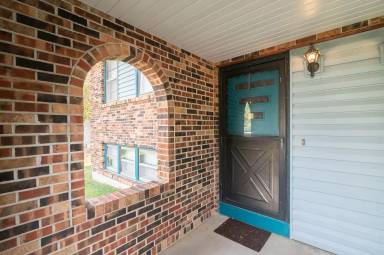Main picture of 493 Perrey Dr