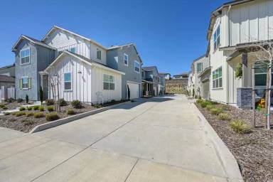 Main picture of 3209 Sunny Gate Ln