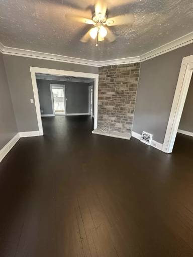 Main picture of 1910 Mayview Ave