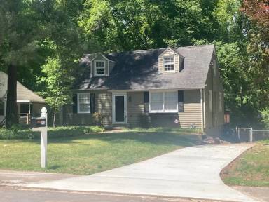 Main picture of 3412 Keswick Dr