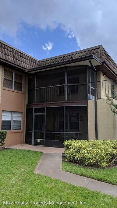 Main picture of 20 Windtree Ln