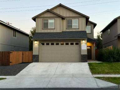 Main picture of 3038 NW Alder Pl