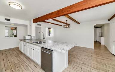 Main picture of 3904 E Sahuaro Dr