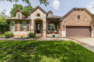 Main picture of 211 Lake Como Dr
