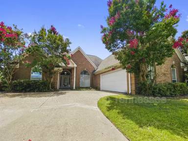 Main picture of 101 Cross Creek Dr