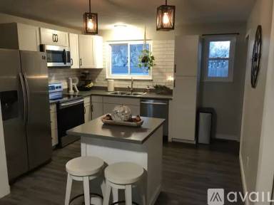 Main picture of 2912 S Olathe Way