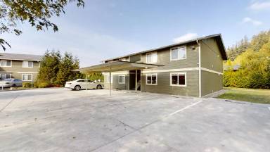 Main picture of 15921 52nd St E