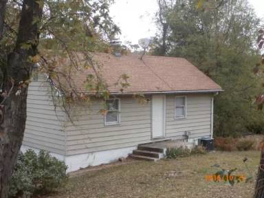 Main picture of 908 Pine St