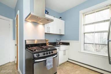 Main picture of 137 Columbia St