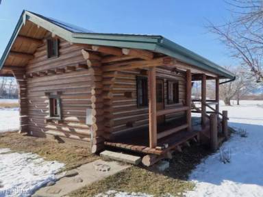 Main picture of 1225 Willow Creek Rd