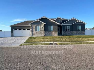 Main picture of 4828 Luxor Dr