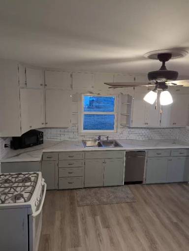 Main picture of 1300 5th St SE