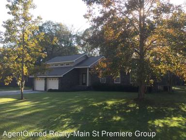 Main picture of 106 Travelers Rest Blvd
