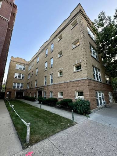 Main picture of 2217-19 W Montrose Ave