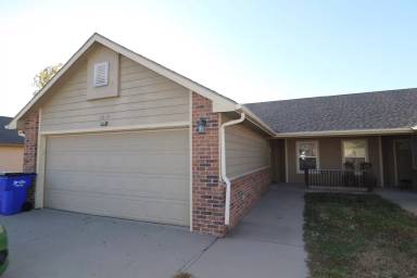 Main picture of 1606 Clover Dr