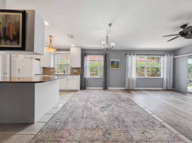 Main picture of 5712 Drummond Way