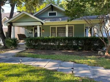 Main picture of 5825 Belmont Ave