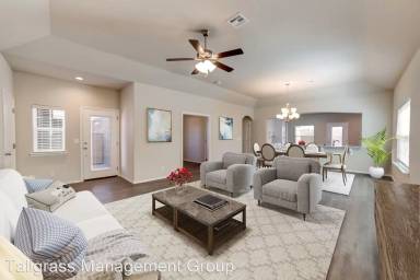 Main picture of 7736 S Chestnut Ave