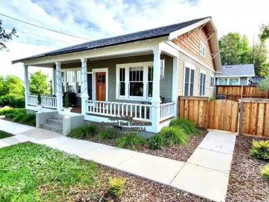 Main picture of 301 Coloma St