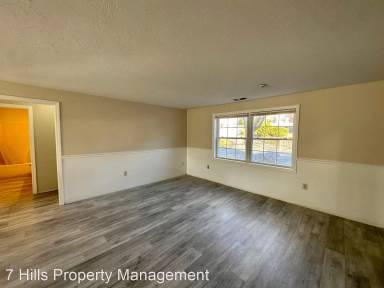 Main picture of 2 Crestview Dr