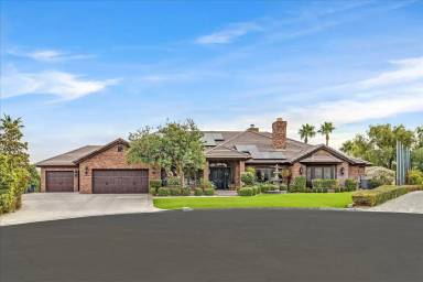 Main picture of 2440 High Vista Cir