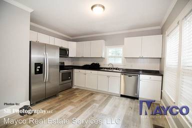 Main picture of 211 Merrick St