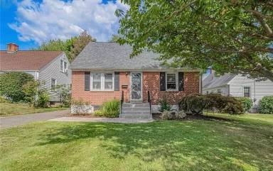 Main picture of 370 Lloyd St