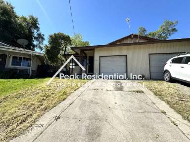 Main picture of 5363 Castle St