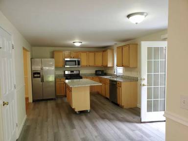 Main picture of 81 Parker St