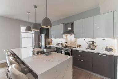 Main picture of 54 Pleasant St