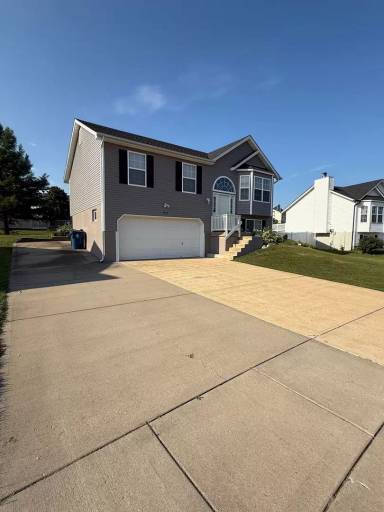 Main picture of 3056 Valley Oaks Dr