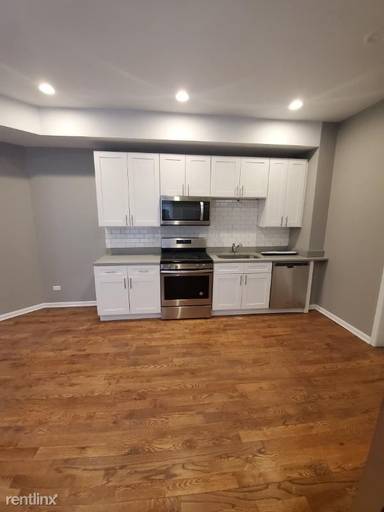 Main picture of 70 E 48th St
