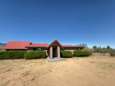 Main picture of 6730 S Calle de la Cereza