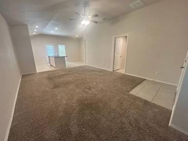Main picture of 3705 Pontiac Ave