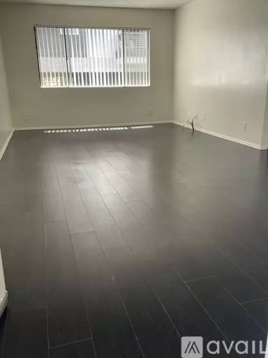 Main picture of 2216 W Court St
