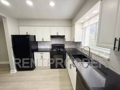 Main picture of 4267 S Semoran Blvd